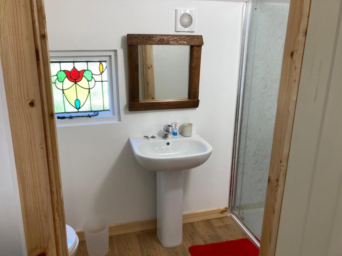 Honey Bee Cabin Llandysul 외부 사진
